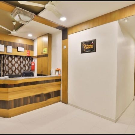 אחמדאבאד Hotel Shreenath מראה חיצוני תמונה