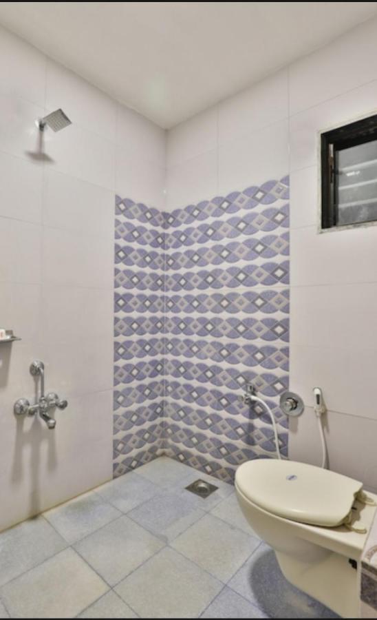 אחמדאבאד Hotel Shreenath מראה חיצוני תמונה